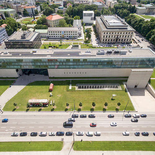 Hochschule für Film und Fernsehen und ägyptisches Museum in München