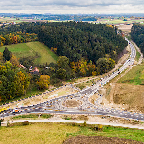 Staatliches Straßenbauprojekt bei Erlau